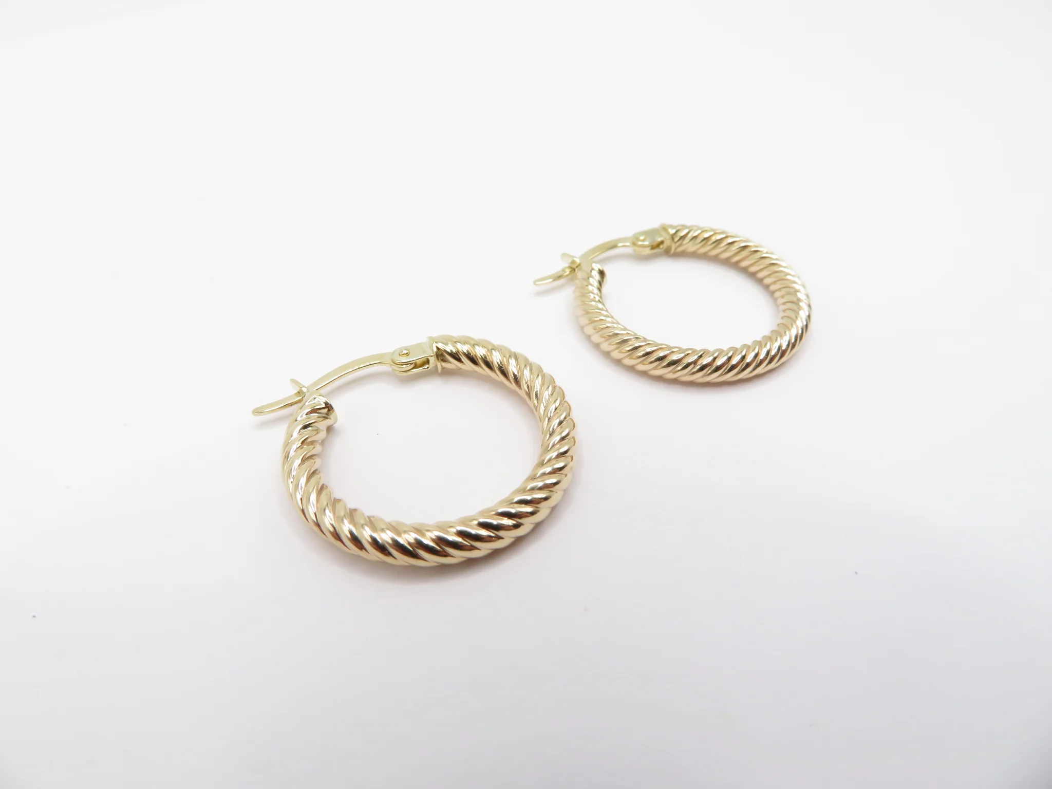 10k Yellow Gold Cable Hoops - Image 10