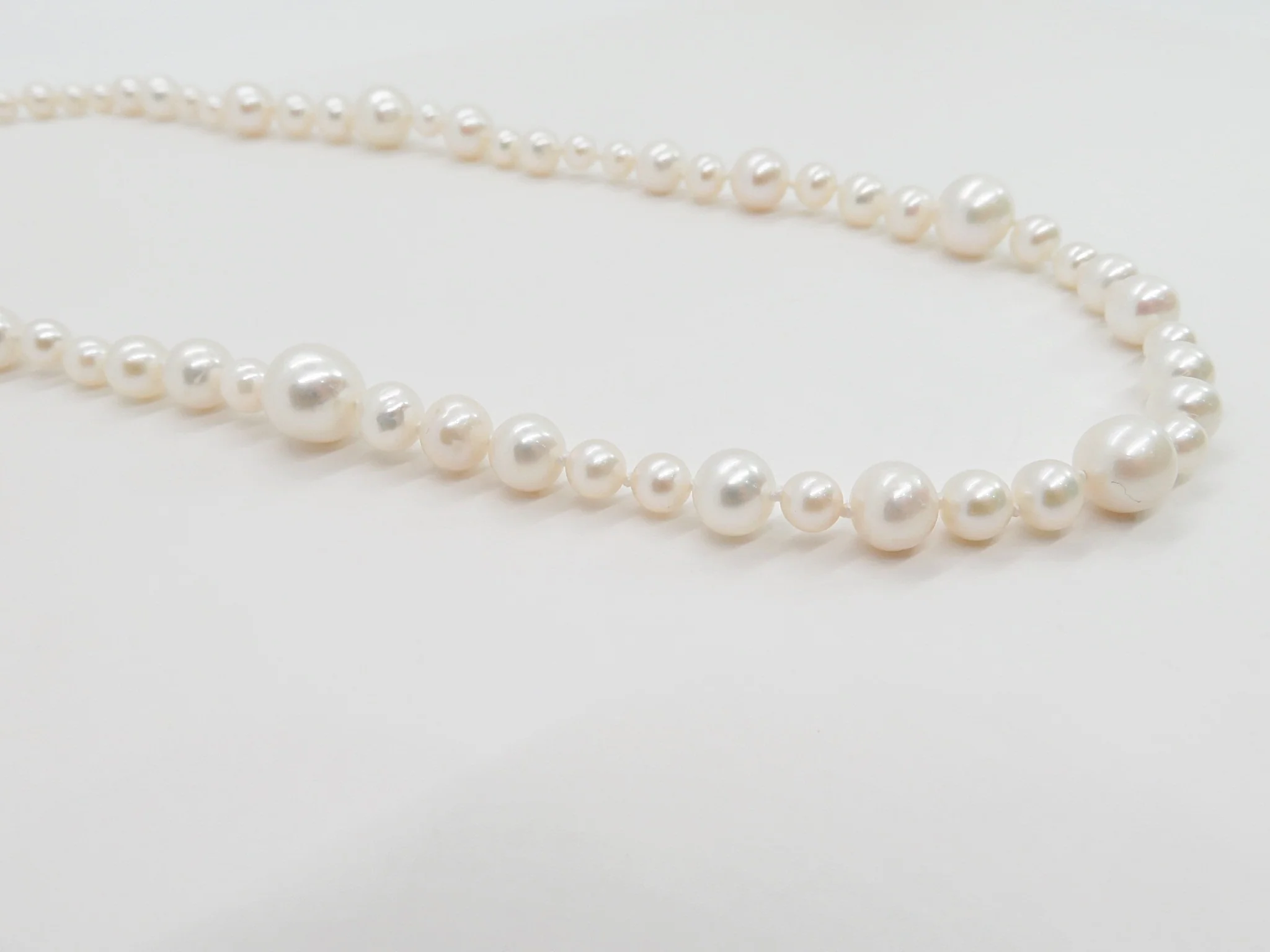Elizabeth Fresh Water Pearl Necklace - Image 3