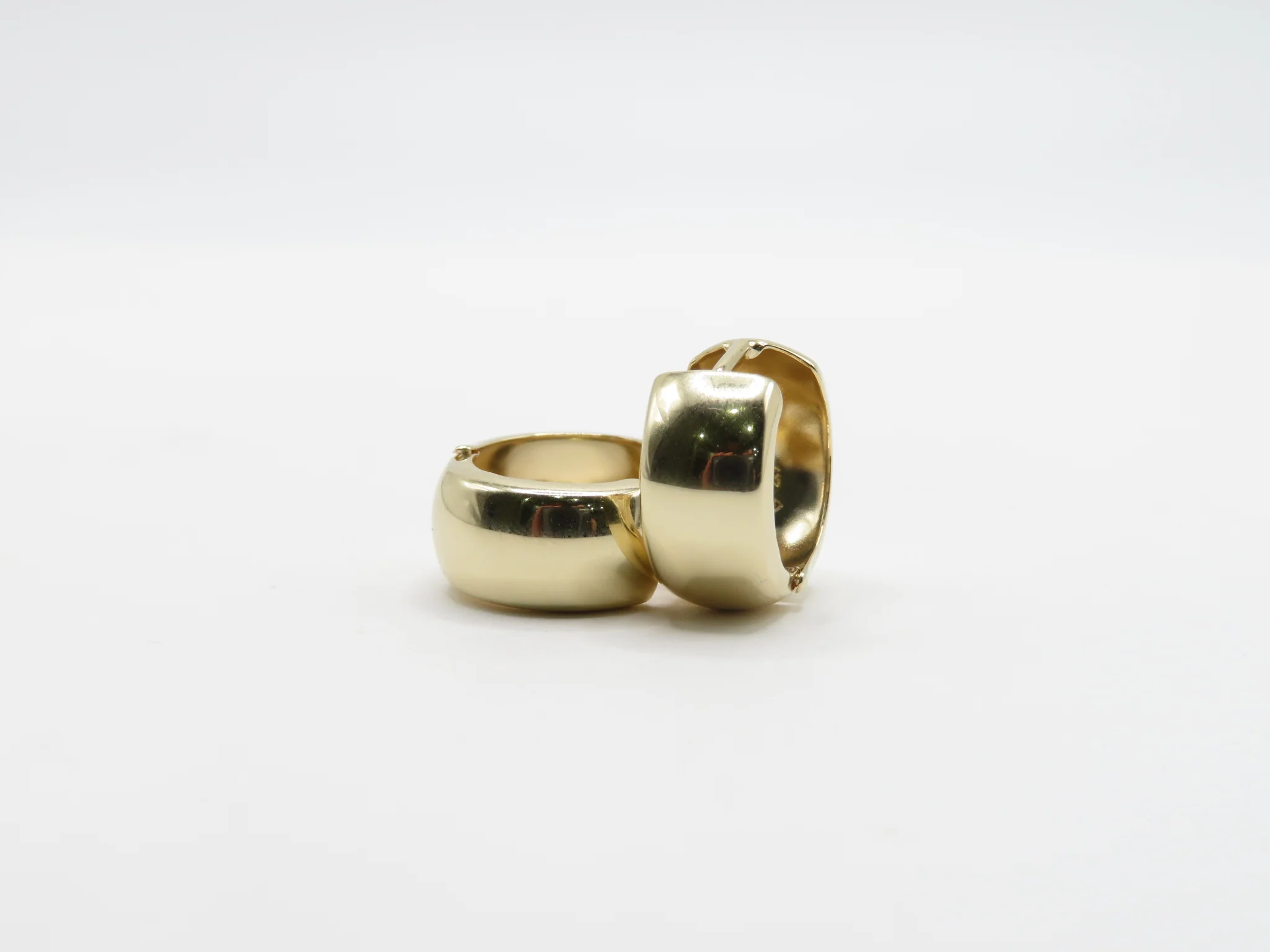 10k Yellow Gold Tiffany Huggies - Image 8
