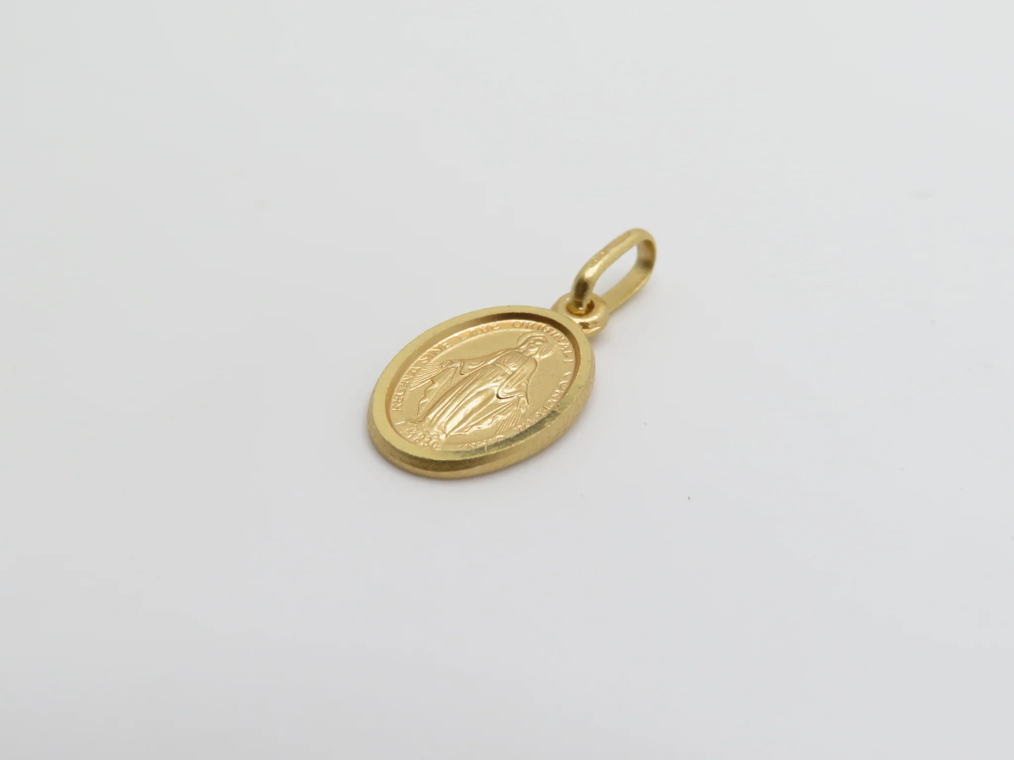10k Yellow Gold Our Lady of Grace Medal - Image 3