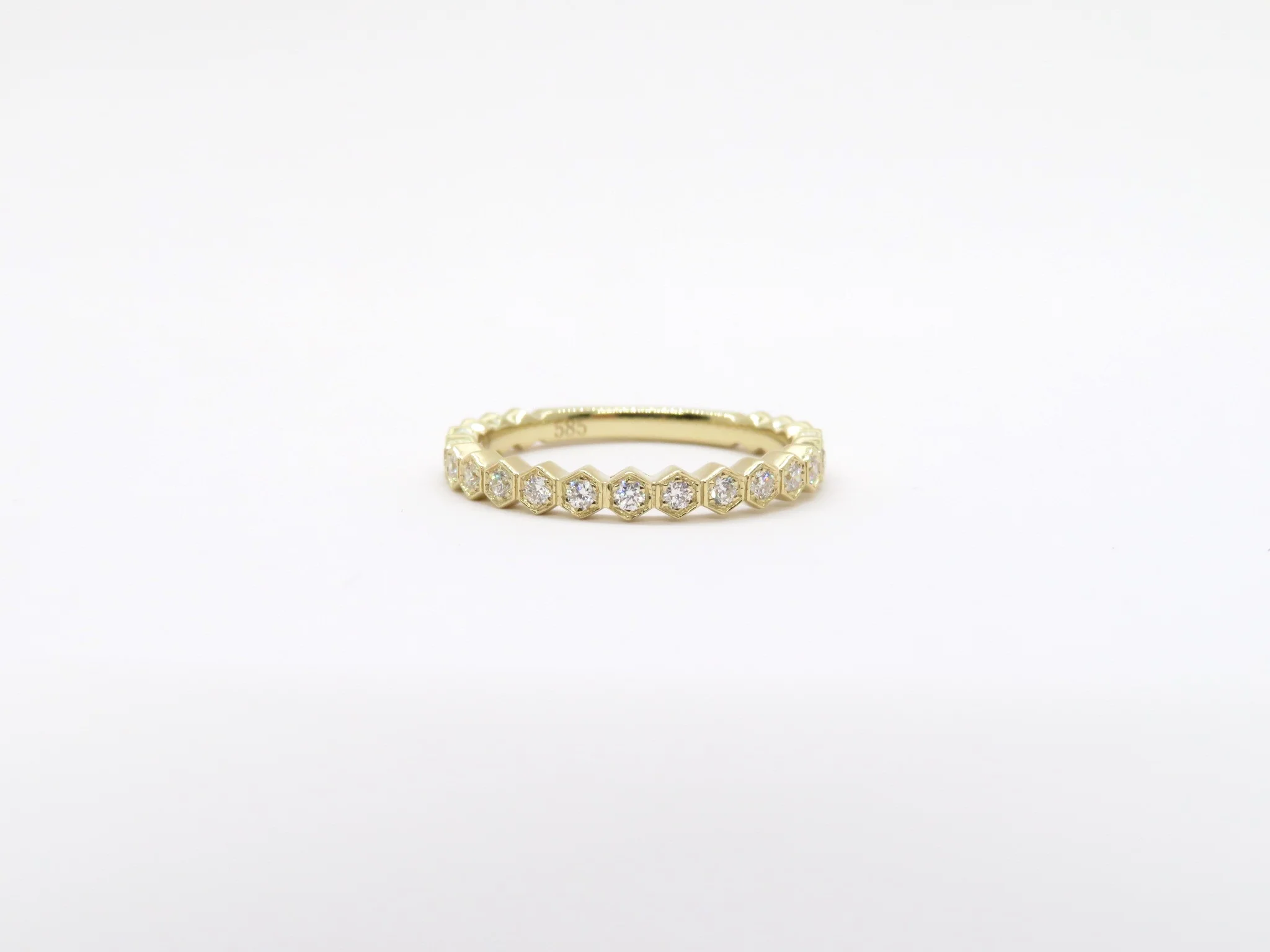 14k Yellow Gold Diamond Beehive Band