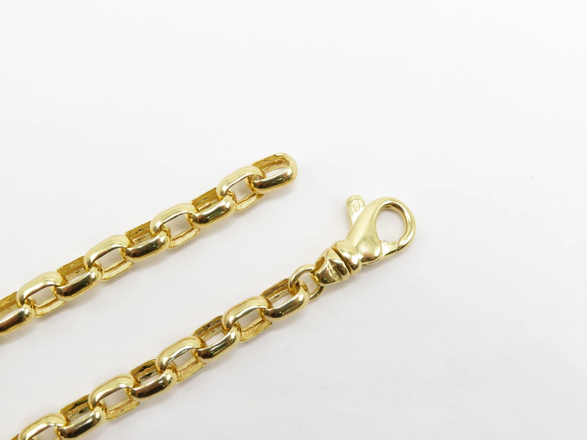 14k Yellow Gold Oval Cable Bracelet - Image 4