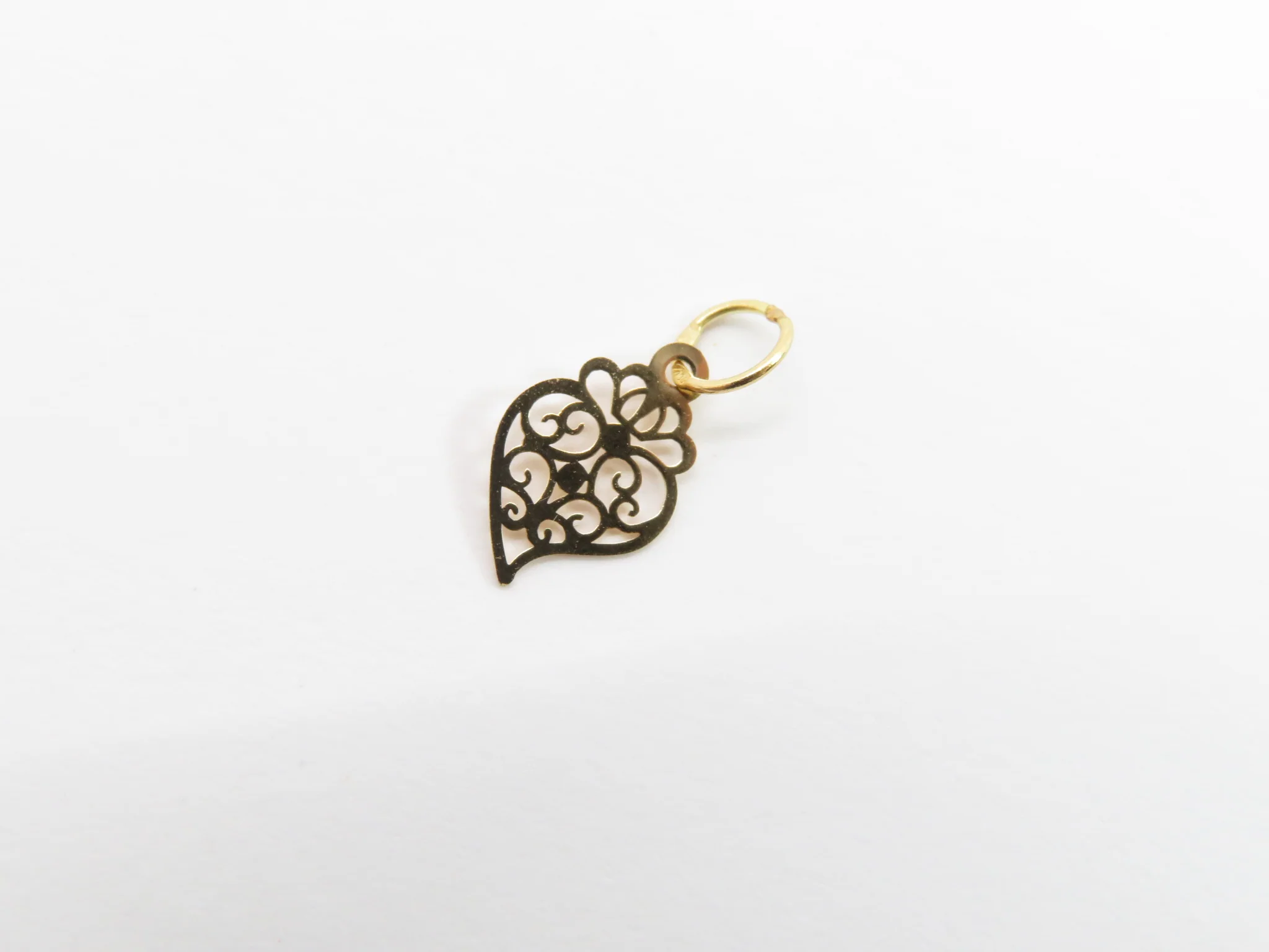 19.25k Yellow Gold Cutout Heart of Viana Charm - Image 3