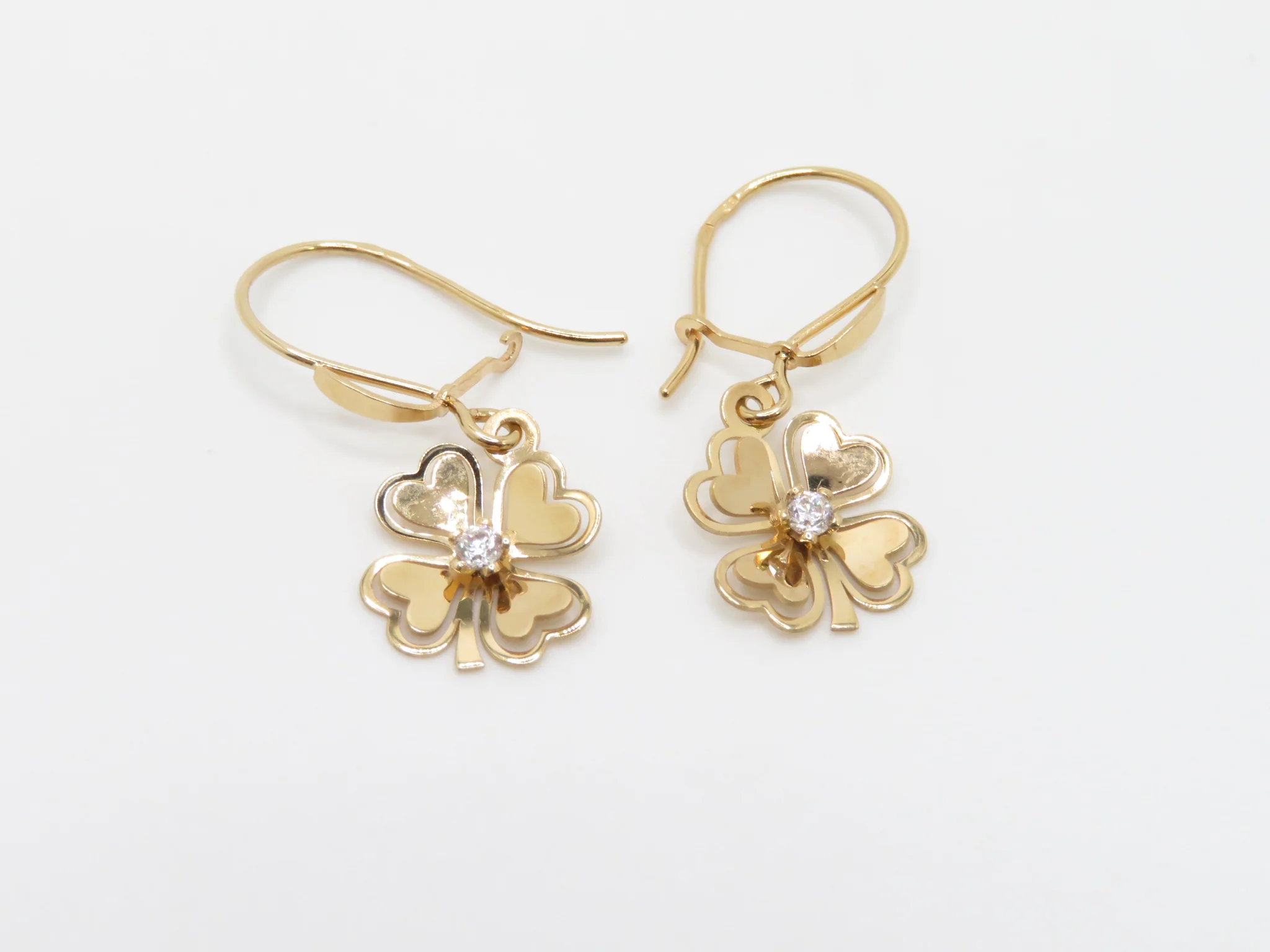 19.25k Yellow Gold Dangle Clover Hook Earrings - Image 4