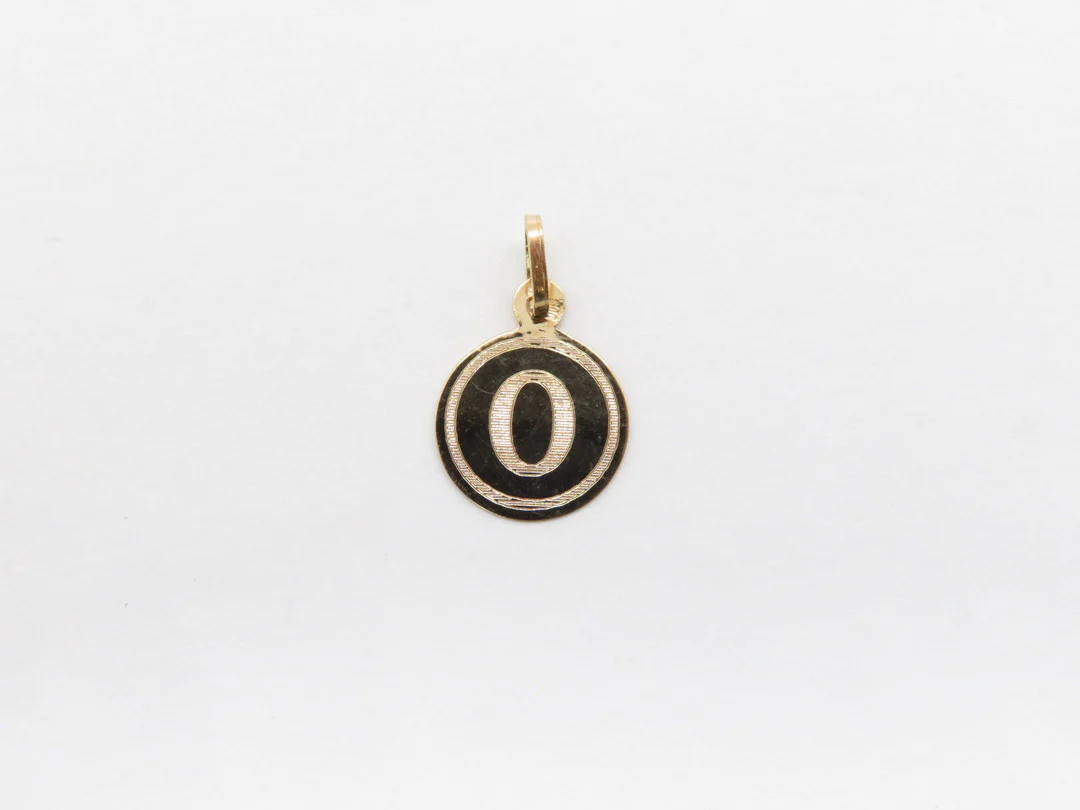 19.25k Yellow Gold Engraved Monogram Pendant - Image 16