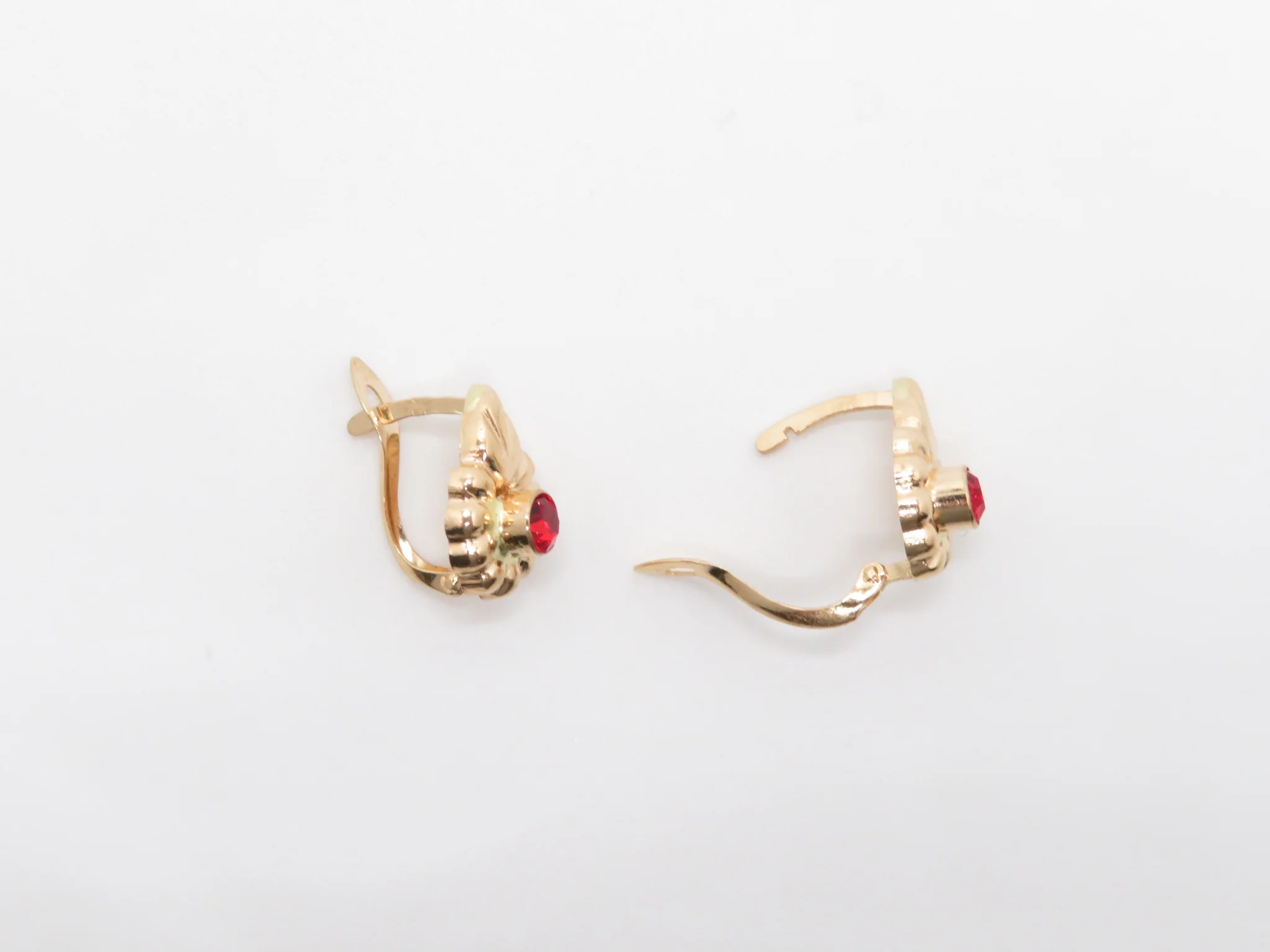 19.25k Yellow Gold Floral & Leaf Earrings - Image 3