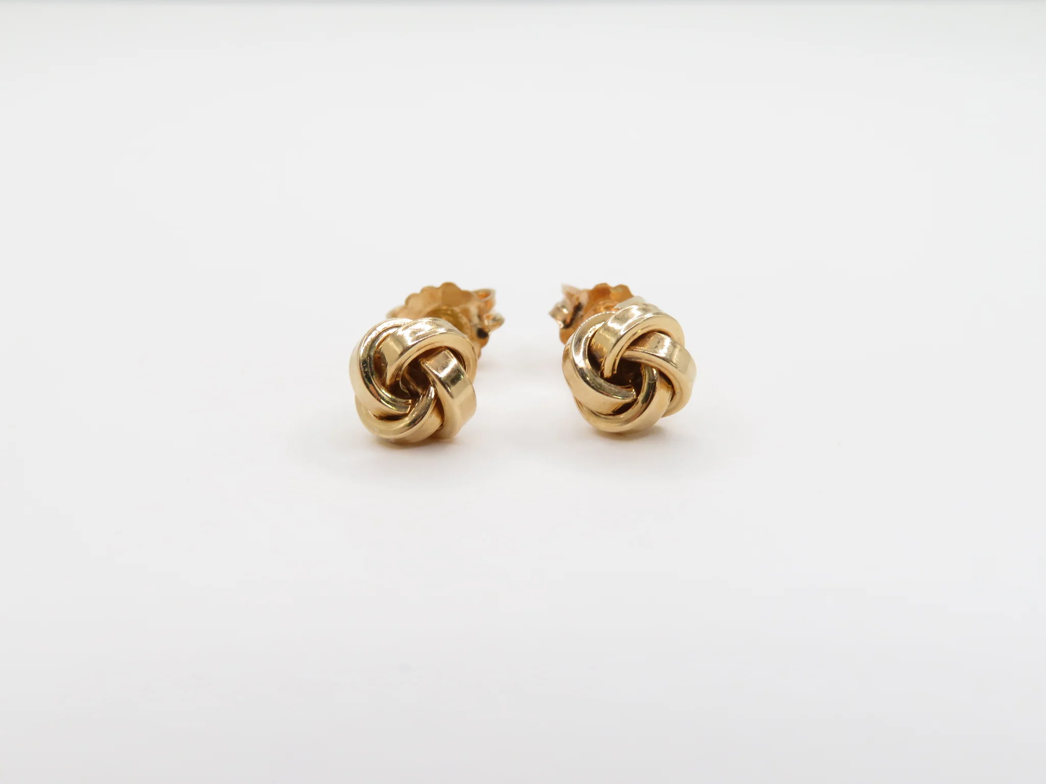 19.25k Yellow Gold Love Knot Studs