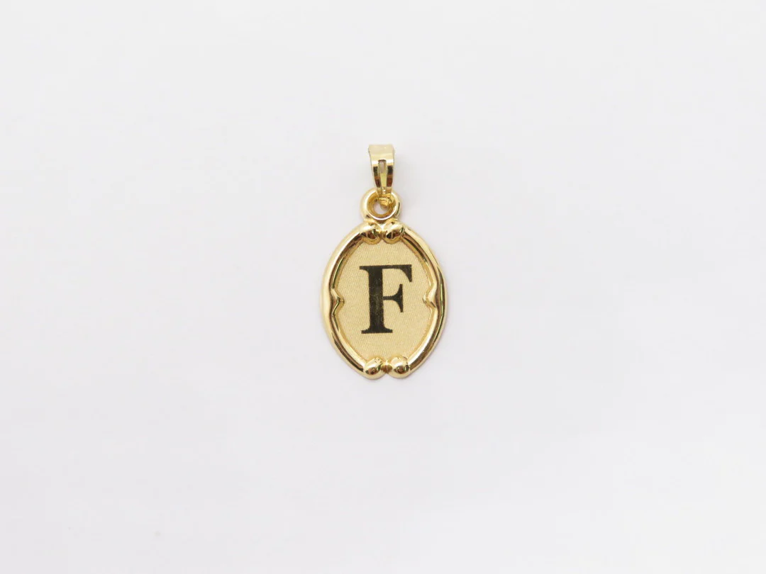 19.25k Oval Trimmed Initial Pendant - Image 9