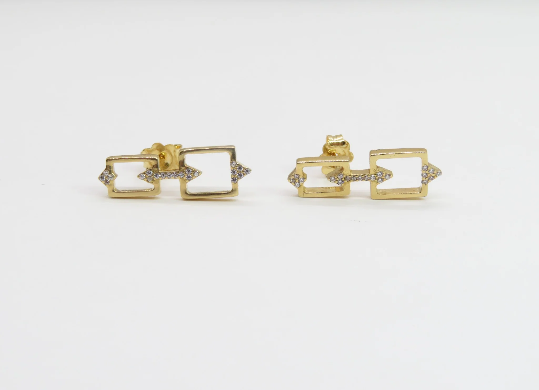 19.25k Yellow Gold Sagitta Earrings