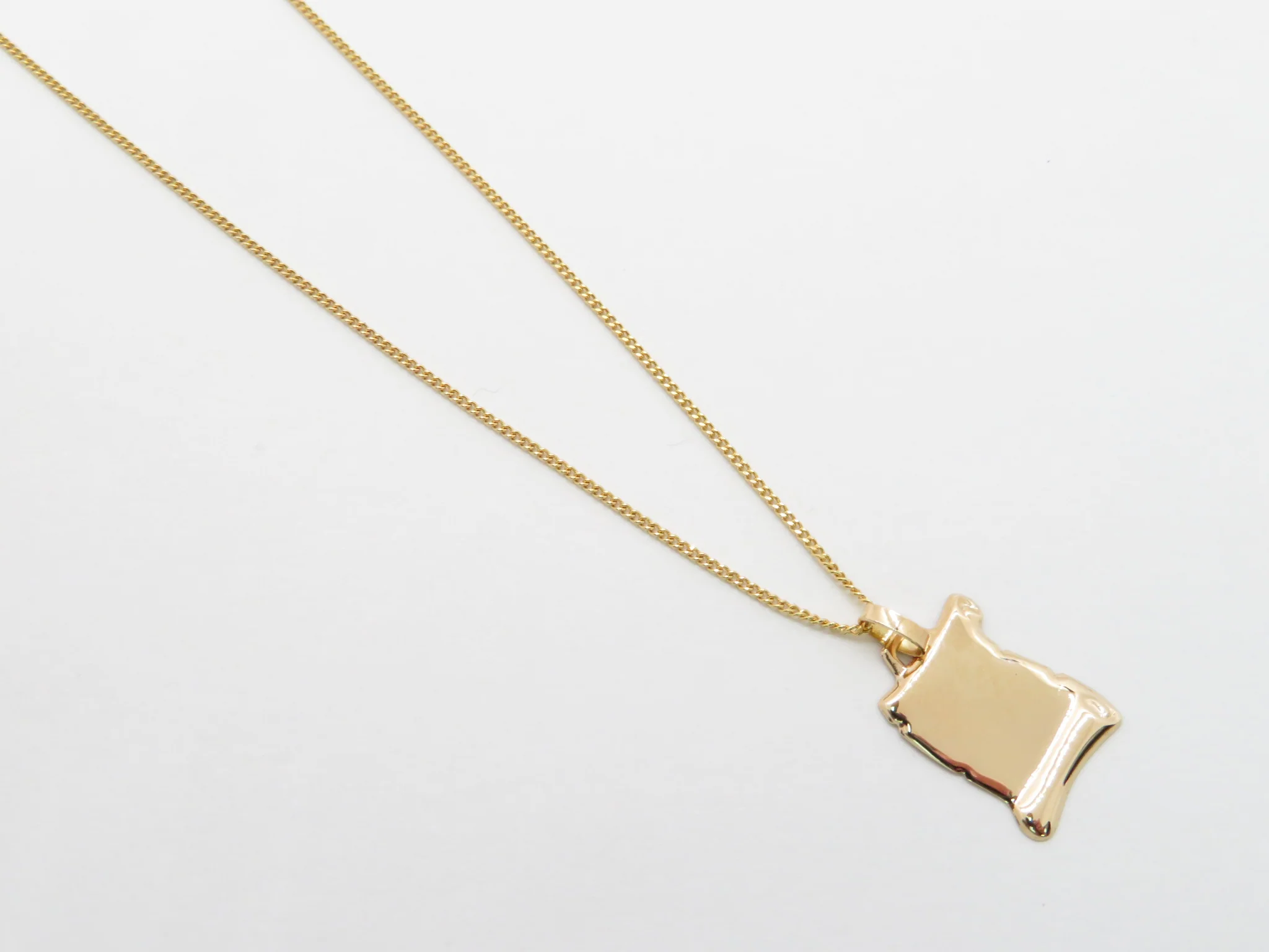 19.25k Yellow Gold Scroll Pendant - Image 2