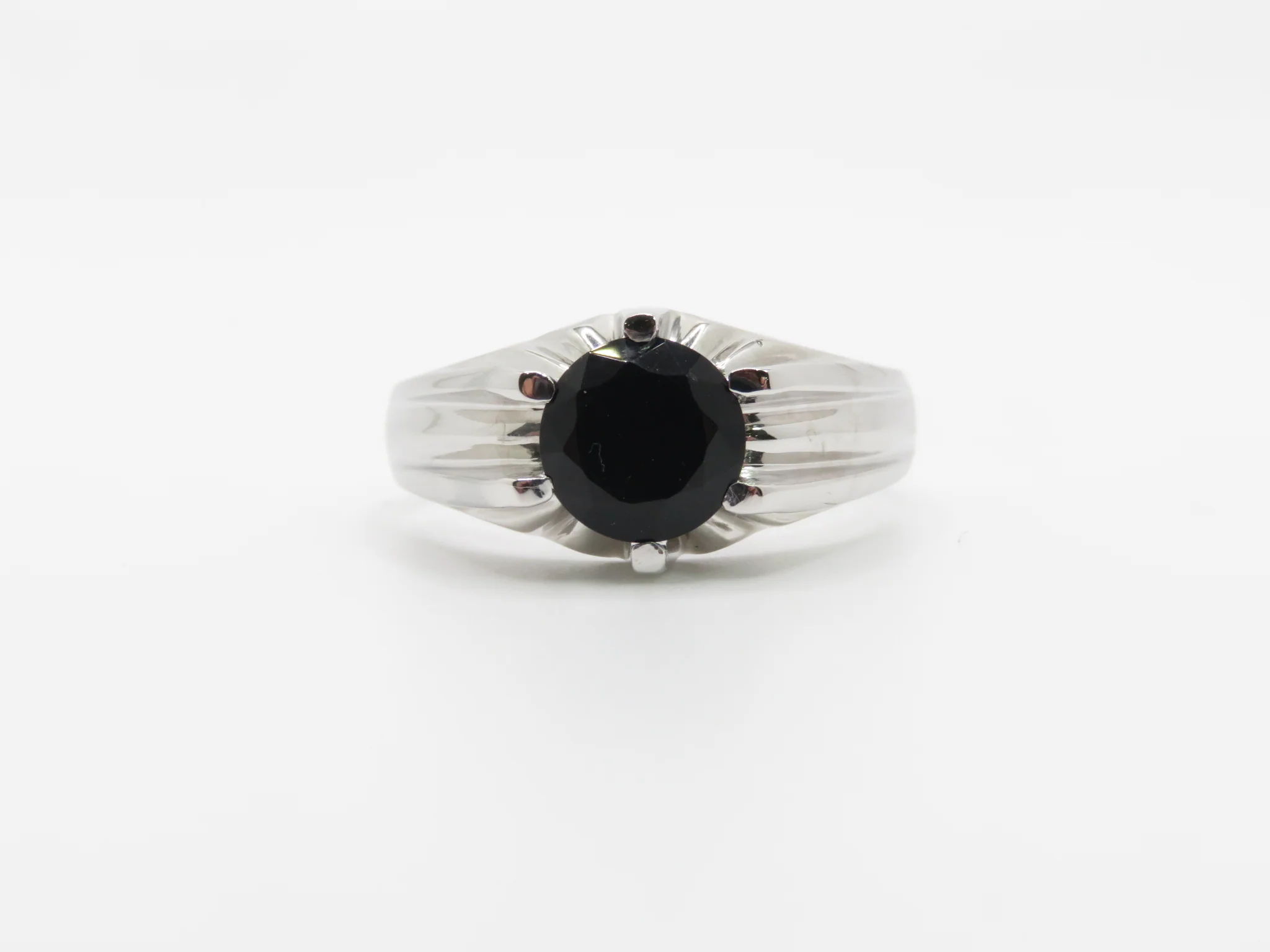 19.25k White Gold Onyx Solitaire Ring