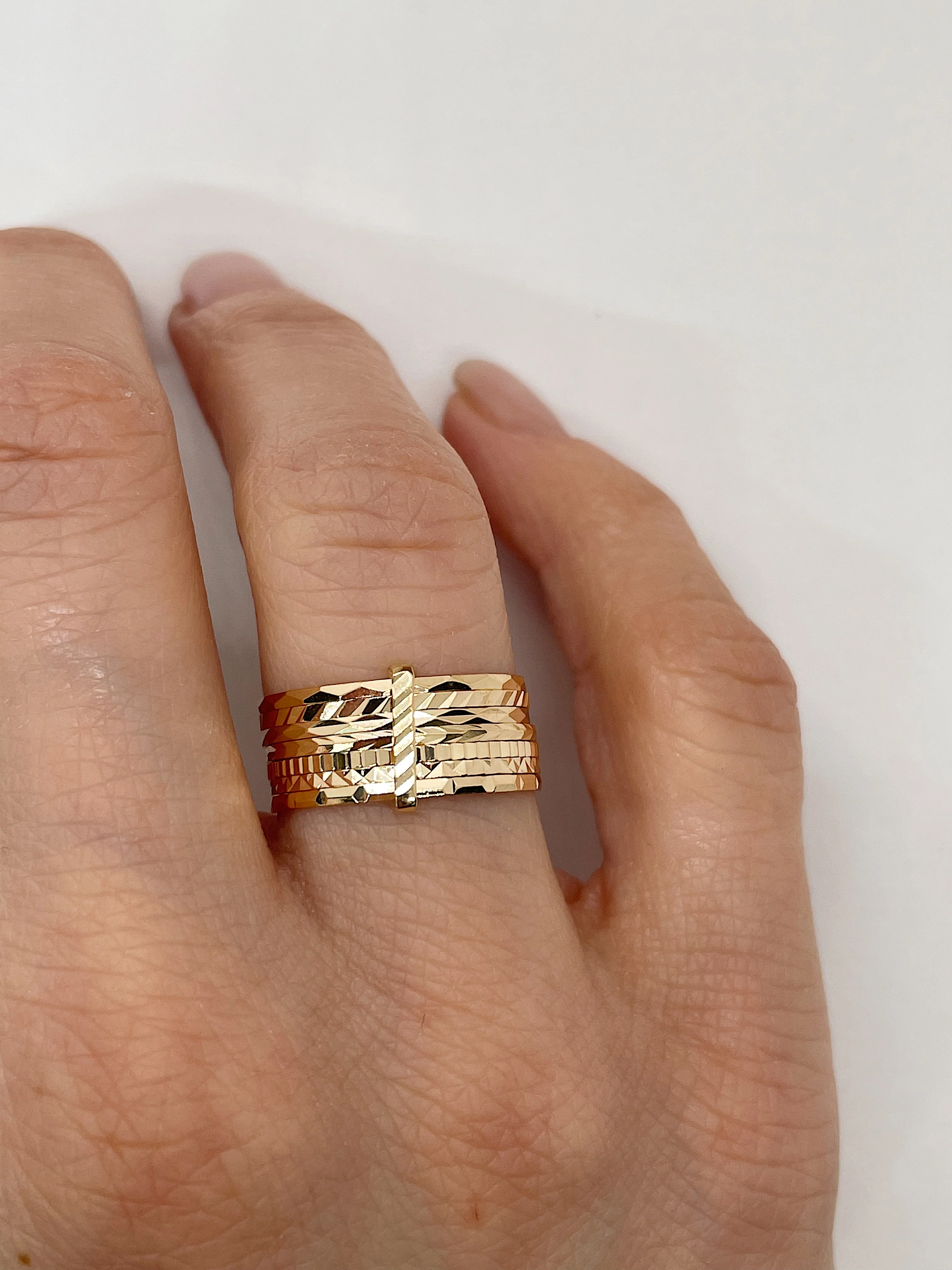 19.25k Yellow Gold Seven Day Ring without Heart - Image 4