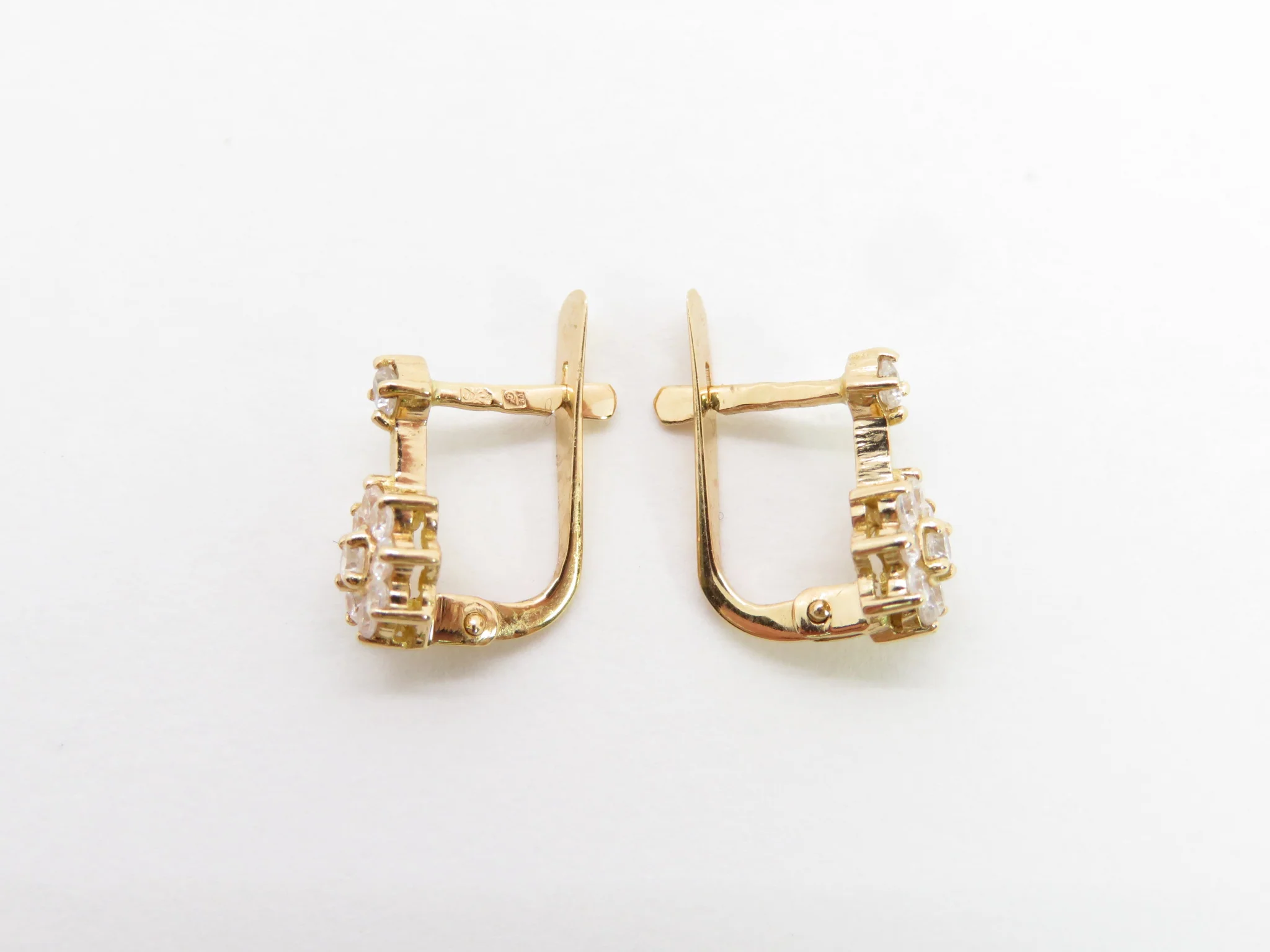 19.25k Yellow Gold Cluster Earrings - Image 3