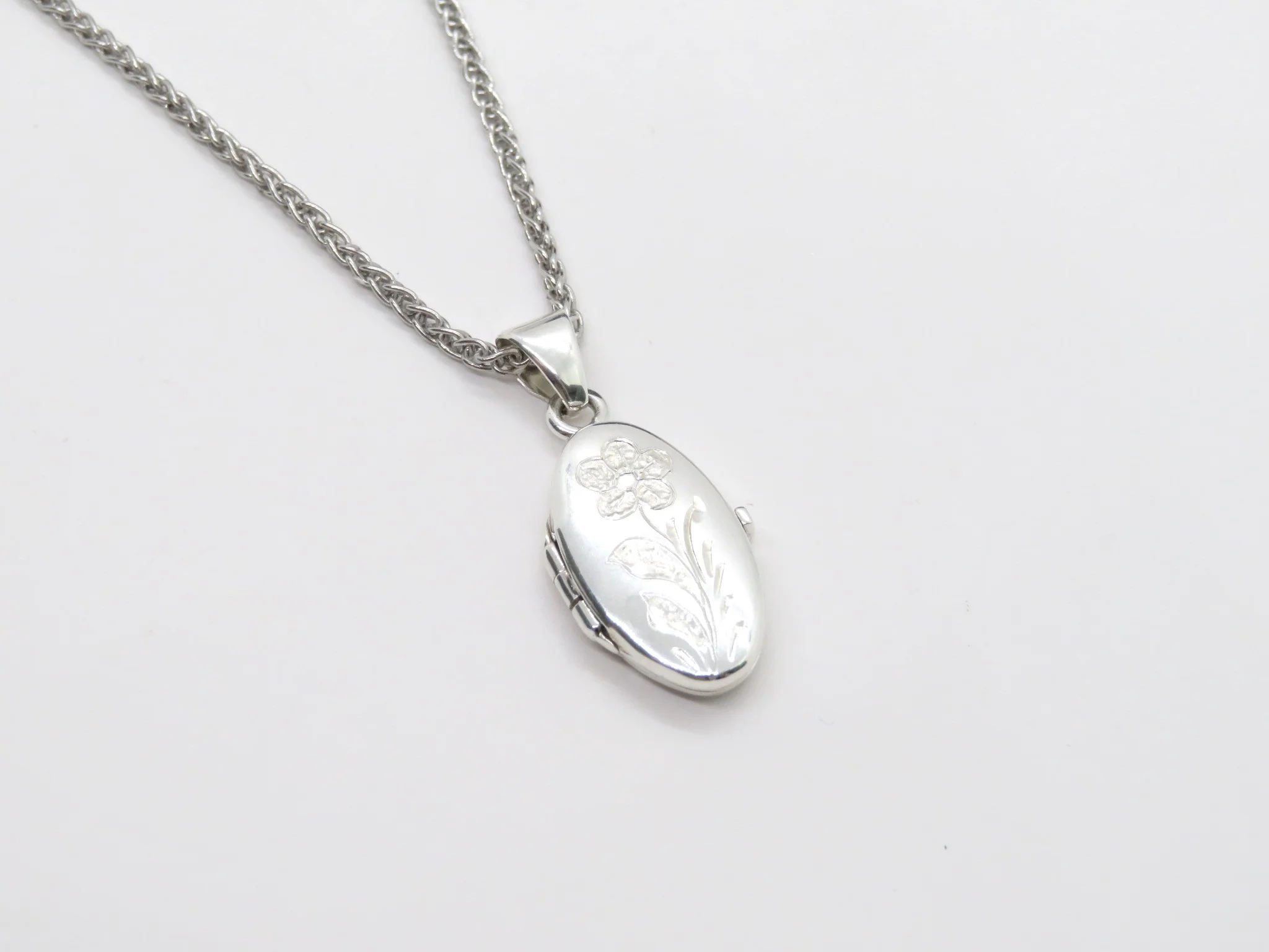 Sterling Silver Oval Engraved Locket - Image 3